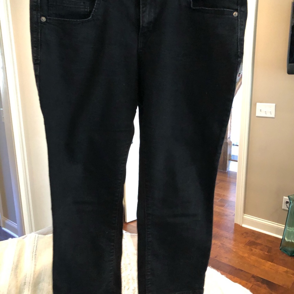 Black Capri jeans